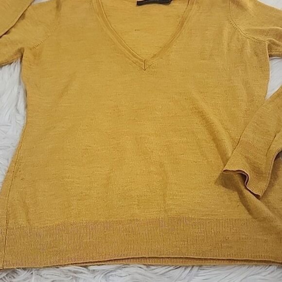 Merino Wool Blend Lightweight V Neckline Longsleeved Sweater - Picture 5 of 5